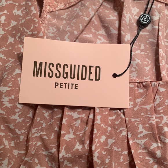 Missguided Blush Square-Neck Blouse - Picture 3 of 5